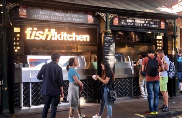 Devanture de la cuisine du fish! pour manger à emporter