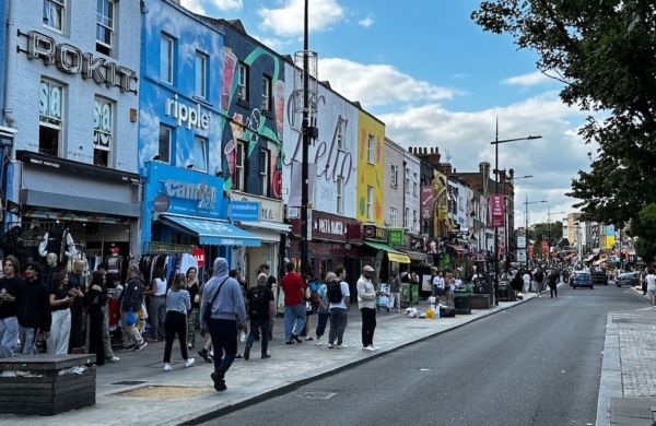 High Street, rue commerçante située à Camden à Londres