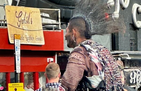 Photo d'un punk à Camden Market, Londres