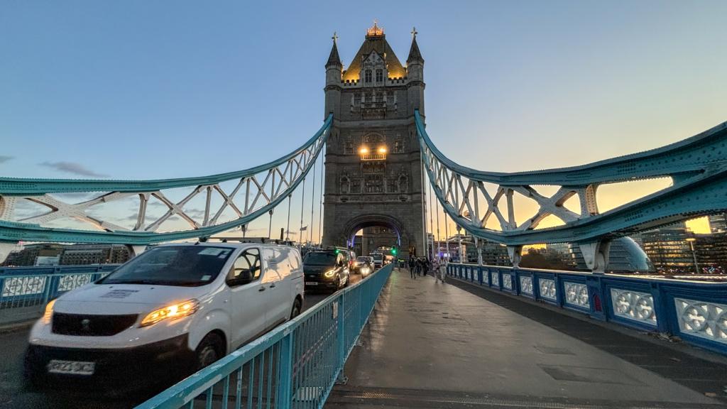Traversée du Tower Bridge à Londres