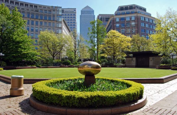 Westferry Circus avec One Canada Square en arrière plan